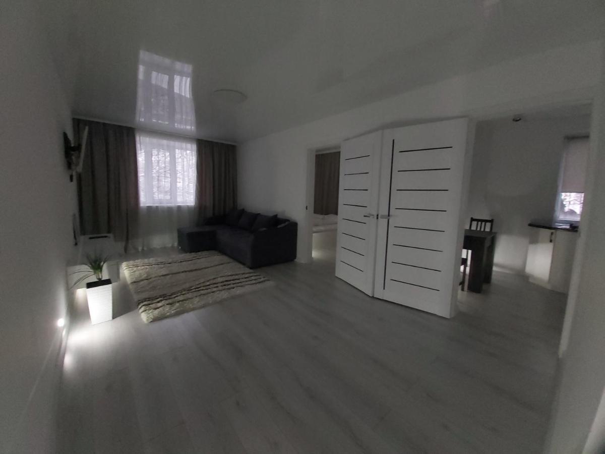 2-Х Комнатная Квартира Taraz Exteriör bild
