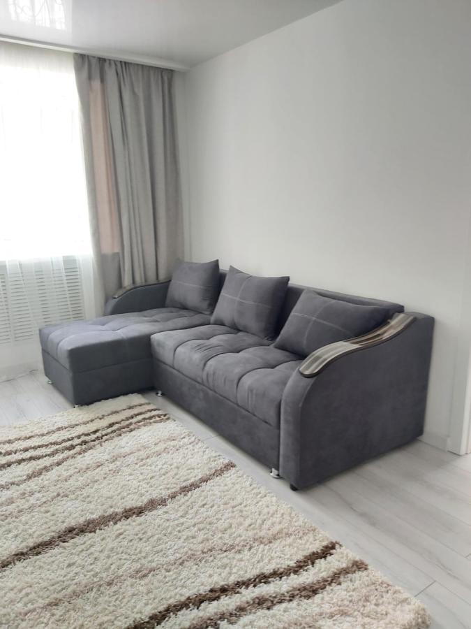 2-Х Комнатная Квартира Taraz Exteriör bild
